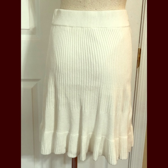Free People Dresses & Skirts - Free People Cream Skirt Sz. Medium